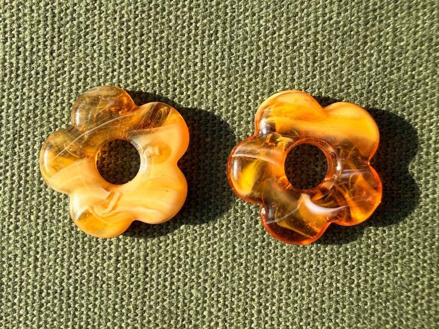 Üveg virág fülbevalóhoz