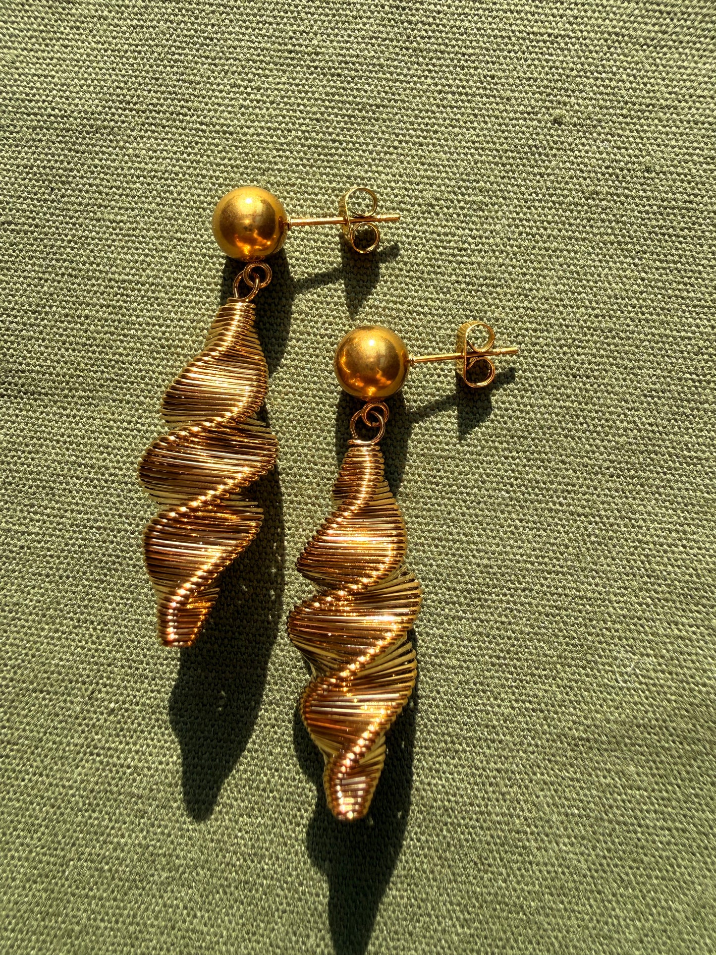 Rozsdamentes acél spirál fülbevaló