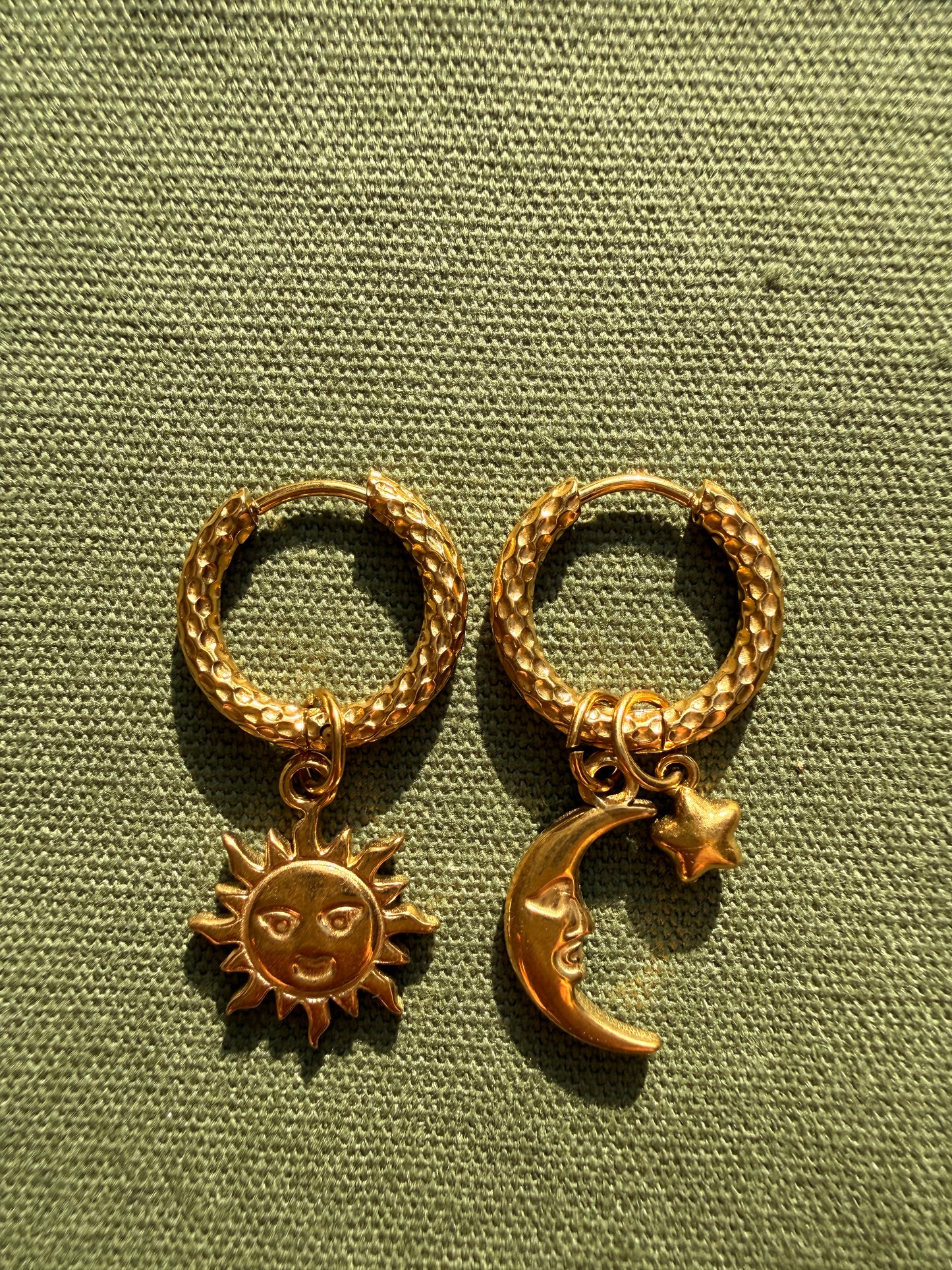 Stainless steel earrings day/night