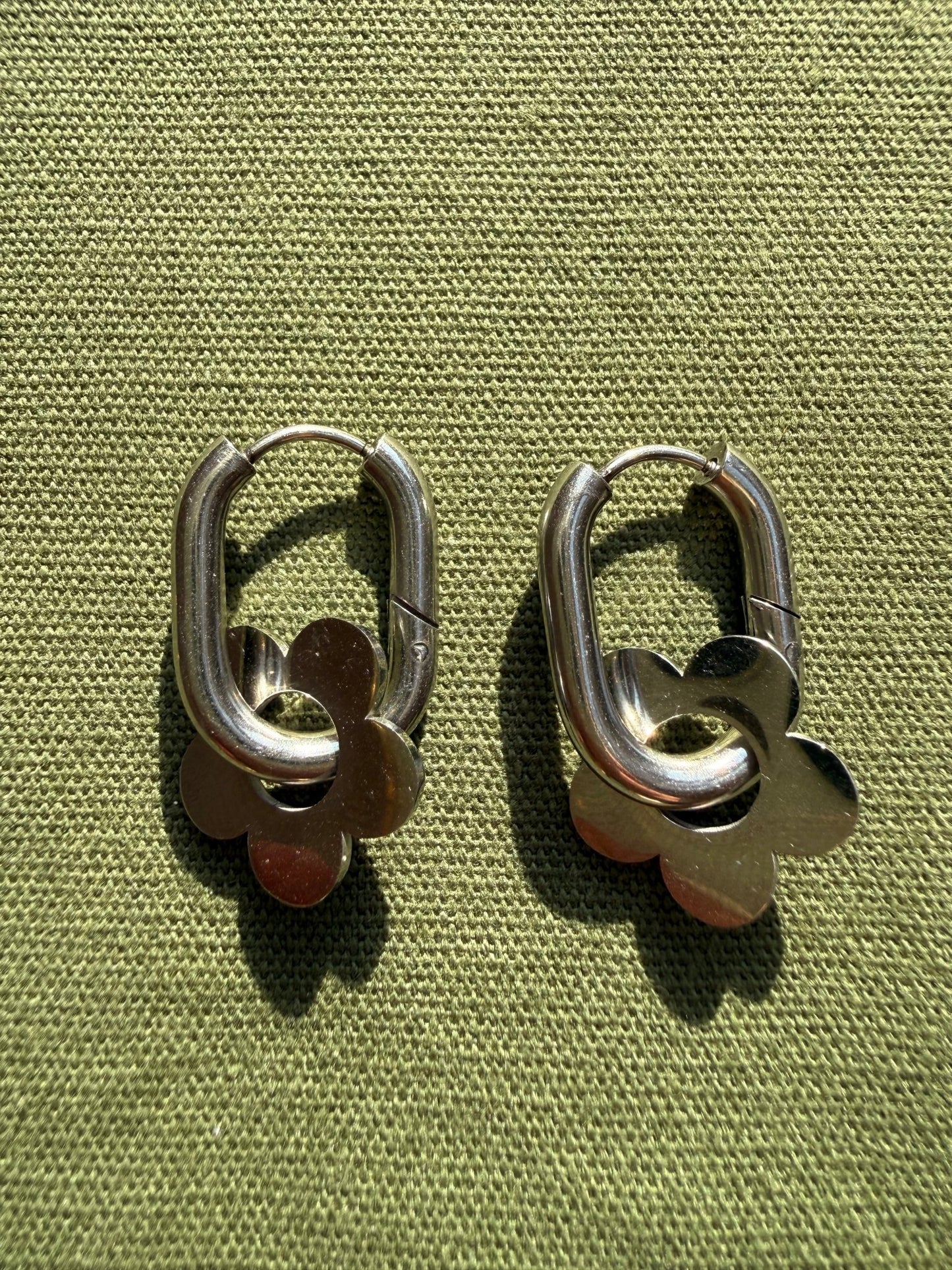 Stainless steel earrings steel flower - Pig&Beads