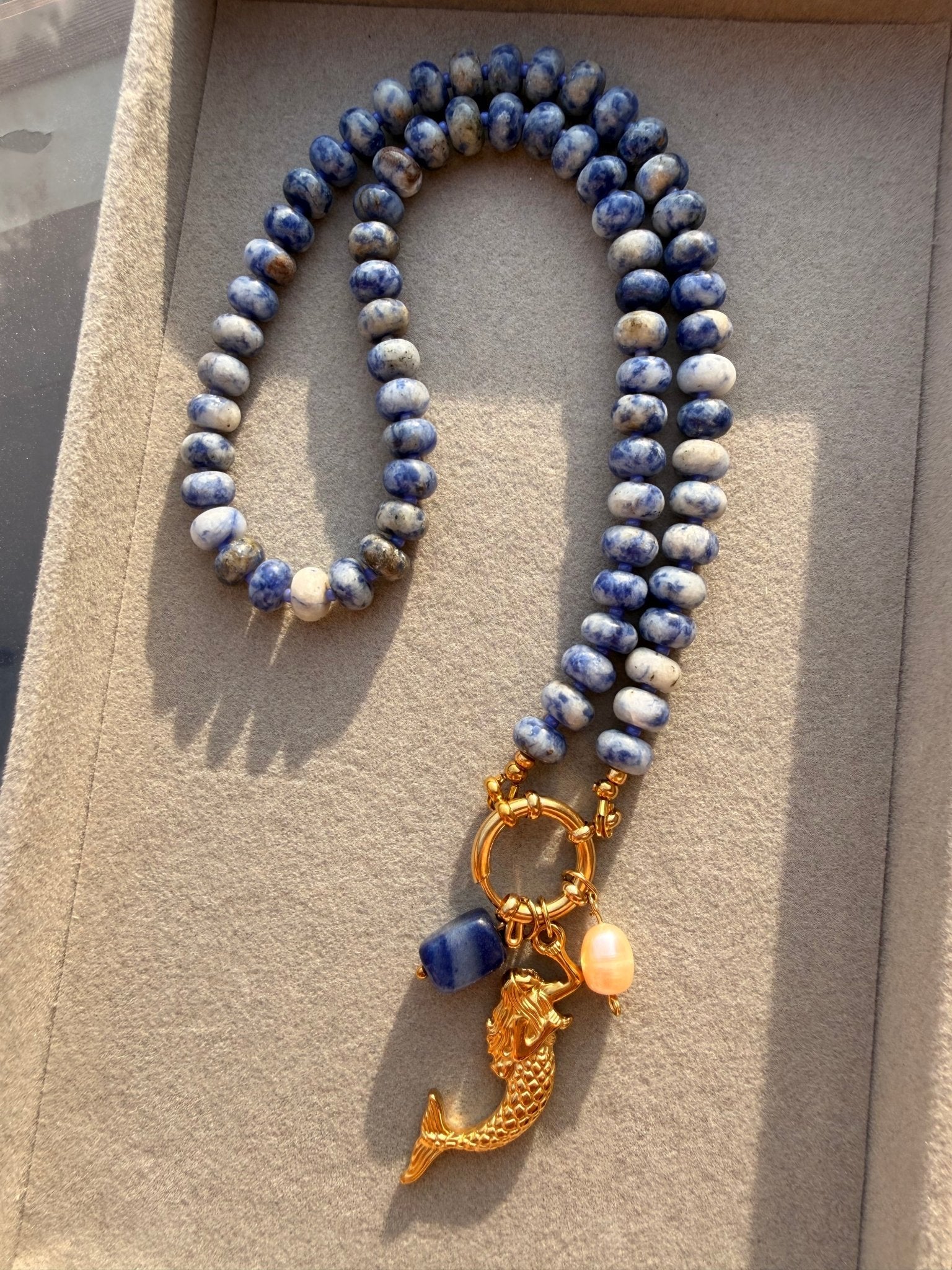 Stone necklace Charlotte - Pig&Beads